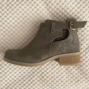 Tara M Keegan ankle boot in Taupe Never Worn